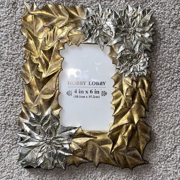 Hobby Lobby Robert Stanley Poinsettia Frame! - Picture 3 of 4
